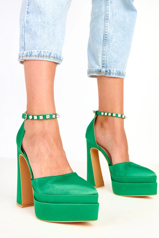 Décolleté verdi con plateau e... Décolleté verdi con plateau e...