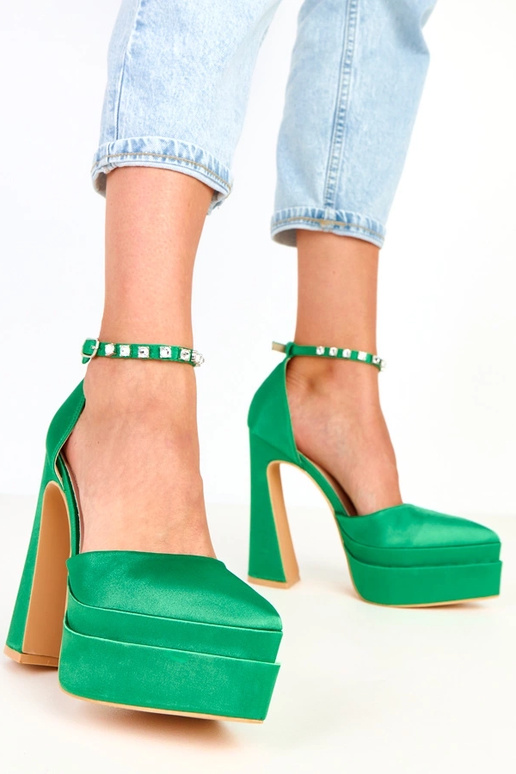 Décolleté verdi con plateau e... Décolleté verdi con plateau e...