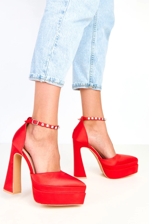 Décolleté rosse con plateau e... Décolleté rosse con plateau e...