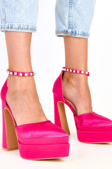 Décolleté rosa con plateau...