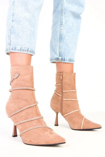 Stivaletti color sabbia con...