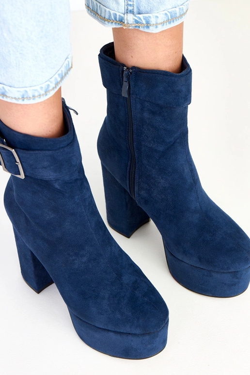 Stivaletti blu scuro con plateau e... Stivaletti blu scuro con plateau e...