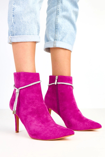 Stivaletti viola con tacco... 2