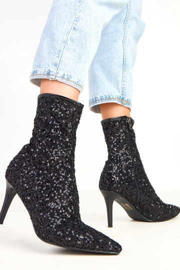 Stivaletti neri con... 2