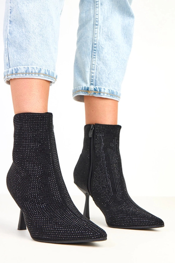 Stivaletti neri con tacco...