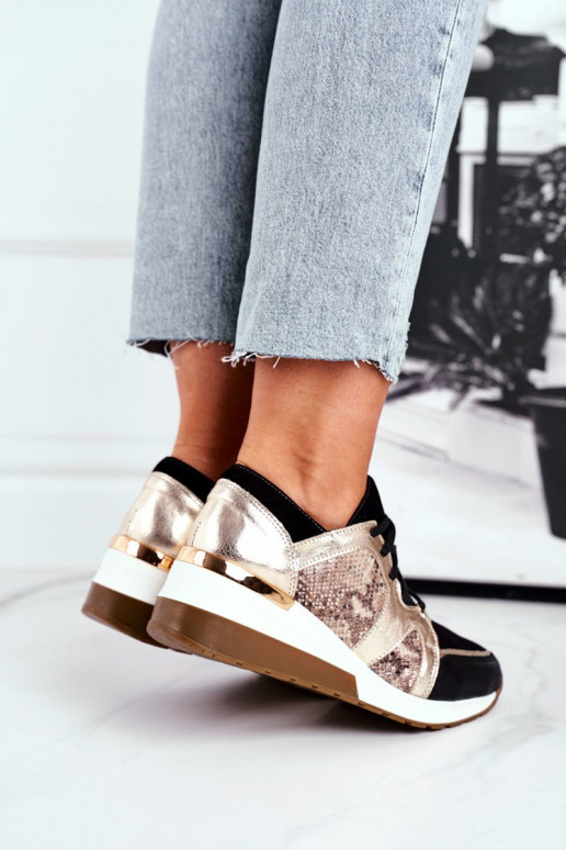 Scarpe modello Sneakers in pelle colore dorato Nicole 2465 Scarpe modello Sneakers in pelle colore dorato Nicole 2465