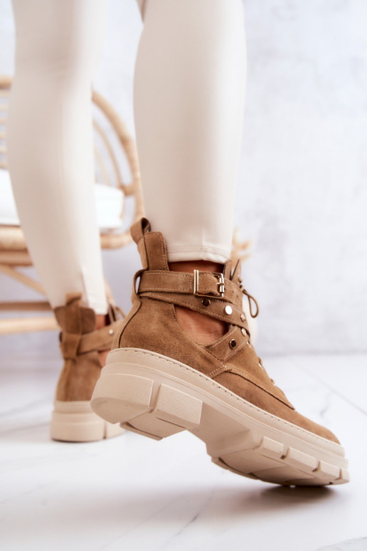 dalla pelle scamosciata Femminile Stivali Con ritagli colore marrone Everly dalla pelle scamosciata Femminile Stivali Con ritagli colore marrone Everly