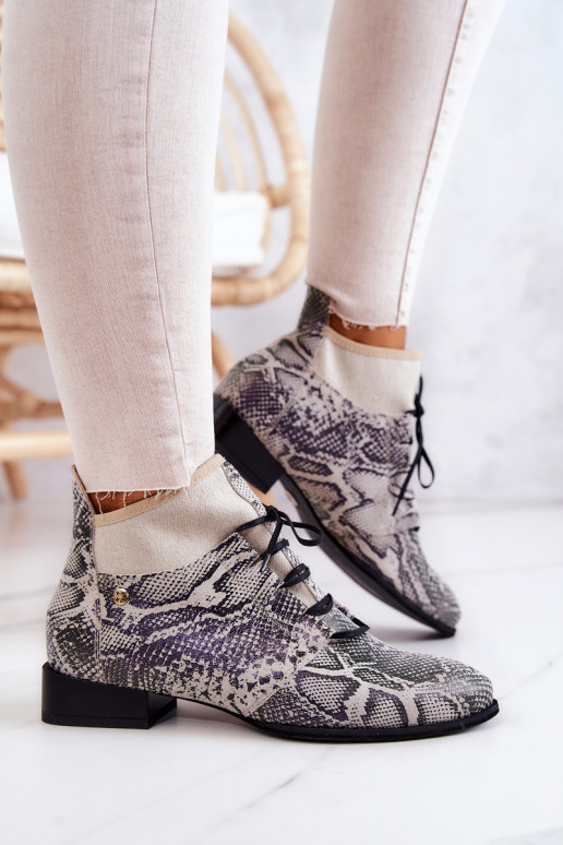 Stivali da donna dalla pelle scamosciata Calzature con imitazione della pelle di serpente Deveciejka 04744-03 beige Stivali da donna dalla pelle scamosciata Calzature con imitazione della pelle di serpente Deveciejka 04744-03 beige