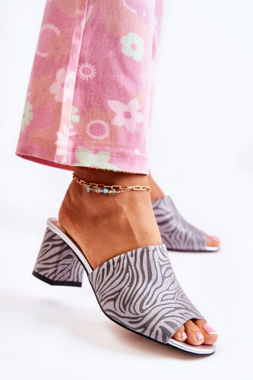 Ciabatte in pelle grigia per donna con tacco Zebra Nessita