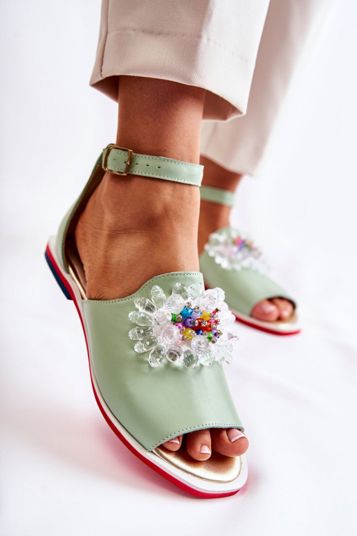 Femminile Pelle sandali con ornamenti colore verde Nevassa Femminile Pelle sandali con ornamenti colore verde Nevassa