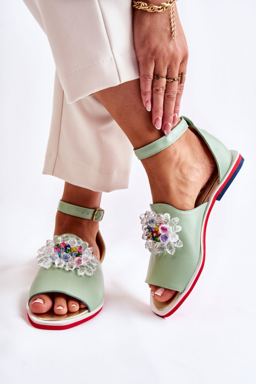 Femminile Pelle sandali con ornamenti colore verde Nevassa Femminile Pelle sandali con ornamenti colore verde Nevassa