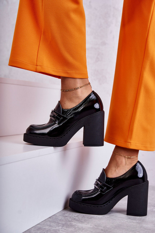 con effetto vernice scarpe Su un enorme palo colore nero Lemar Jaime con effetto vernice scarpe Su un enorme palo colore nero Lemar Jaime