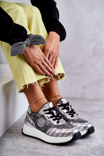 Femminile scarpe da ginnastica Su un cuneo GOE KK2N4083 color argento 2