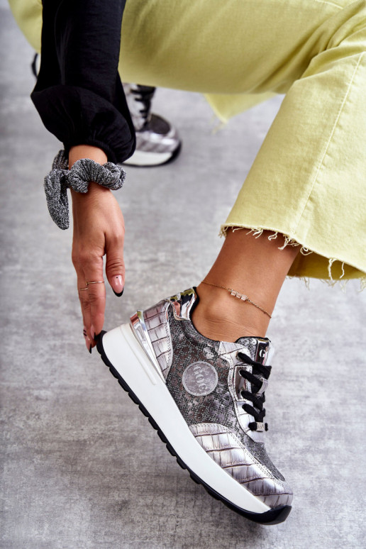 Femminile scarpe da ginnastica Su un cuneo GOE KK2N4083 color argento Femminile scarpe da ginnastica Su un cuneo GOE KK2N4083 color argento