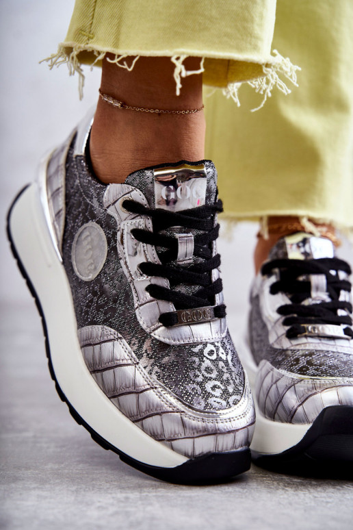 Femminile scarpe da ginnastica Su un cuneo GOE KK2N4083 color argento Femminile scarpe da ginnastica Su un cuneo GOE KK2N4083 color argento