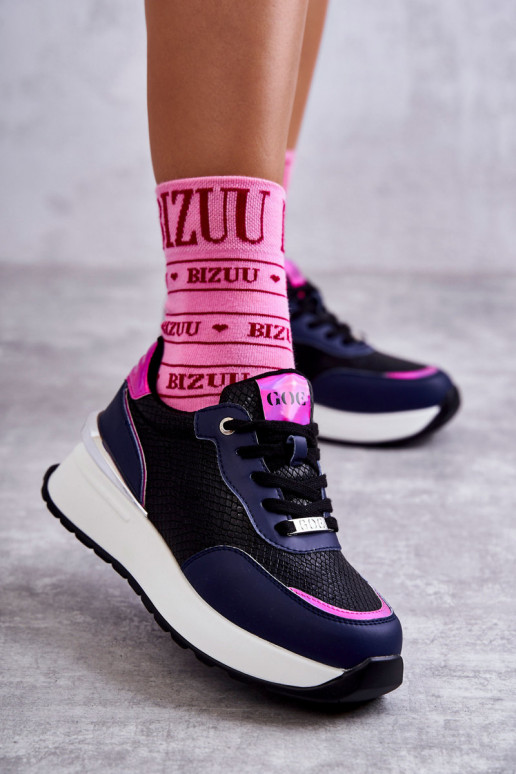 Femminile scarpe da ginnastica Su un cuneo GOE KK2N4081 Nero e-blu scuro Femminile scarpe da ginnastica Su un cuneo GOE KK2N4081 Nero e-blu scuro