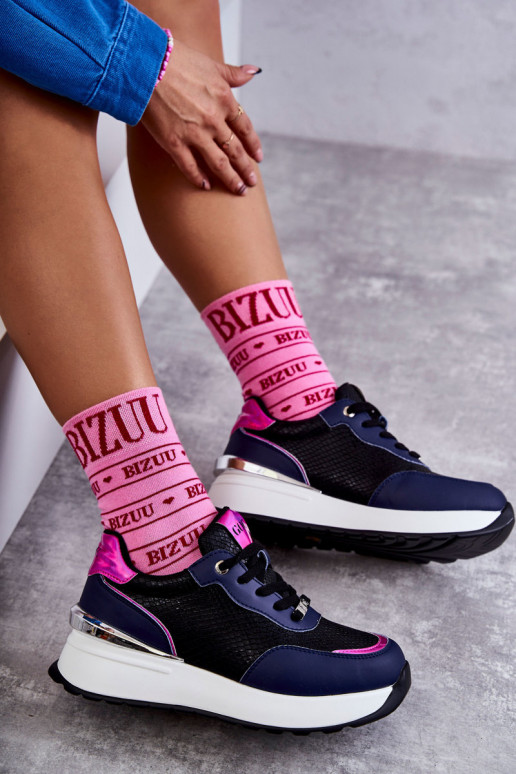 Femminile scarpe da ginnastica Su un cuneo GOE KK2N4081 Nero e-blu scuro Femminile scarpe da ginnastica Su un cuneo GOE KK2N4081 Nero e-blu scuro