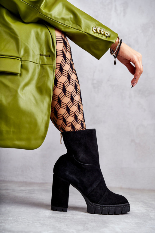 Scarpe scamosciate con i tacchi colore nero Elia