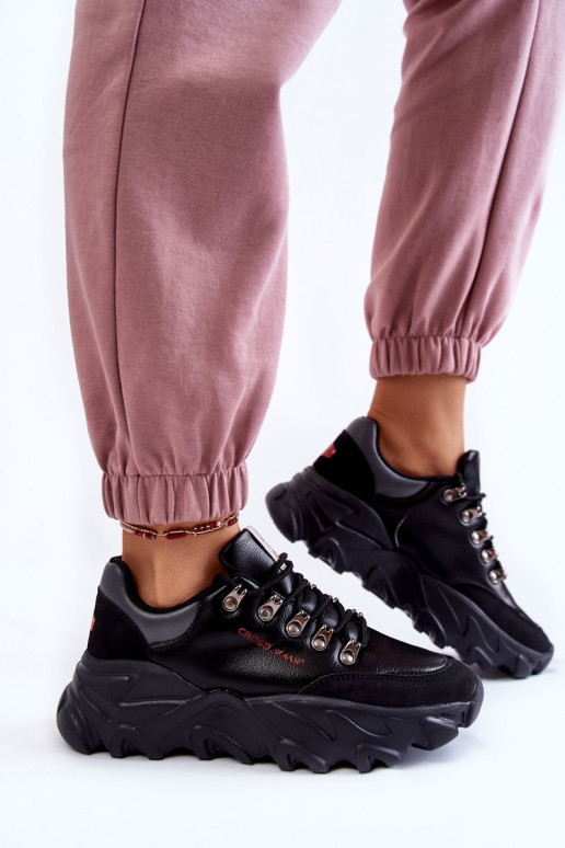 Femminile Scarpe modello sneakers con una piattaforma Cross Jeans KK2R4073C colore nero Femminile Scarpe modello sneakers con una piattaforma Cross Jeans KK2R4073C colore nero