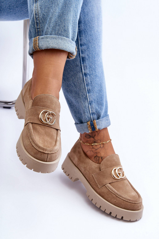 Femminile scarpe dalla pelle scamosciata con ornamenti beige Rosefalls Femminile scarpe dalla pelle scamosciata con ornamenti beige Rosefalls