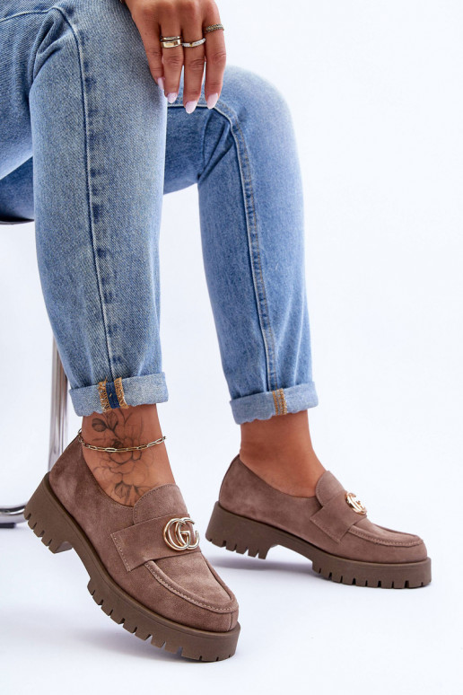 Femminile scarpe dalla pelle scamosciata con ornamenti beige Rosefalls Femminile scarpe dalla pelle scamosciata con ornamenti beige Rosefalls