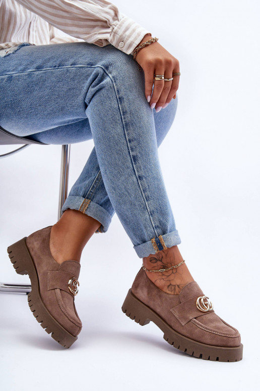 Femminile scarpe dalla pelle scamosciata con ornamenti beige Rosefalls Femminile scarpe dalla pelle scamosciata con ornamenti beige Rosefalls