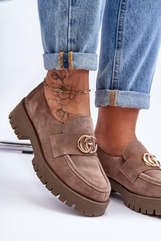 Femminile scarpe dalla pelle scamosciata con ornamenti beige Rosefalls Femminile scarpe dalla pelle scamosciata con ornamenti beige Rosefalls