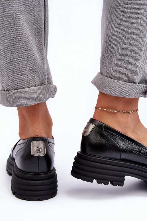 Stivaletti in pelle con suola massiccia colore nero Elkiza Stivaletti in pelle con suola massiccia colore nero Elkiza