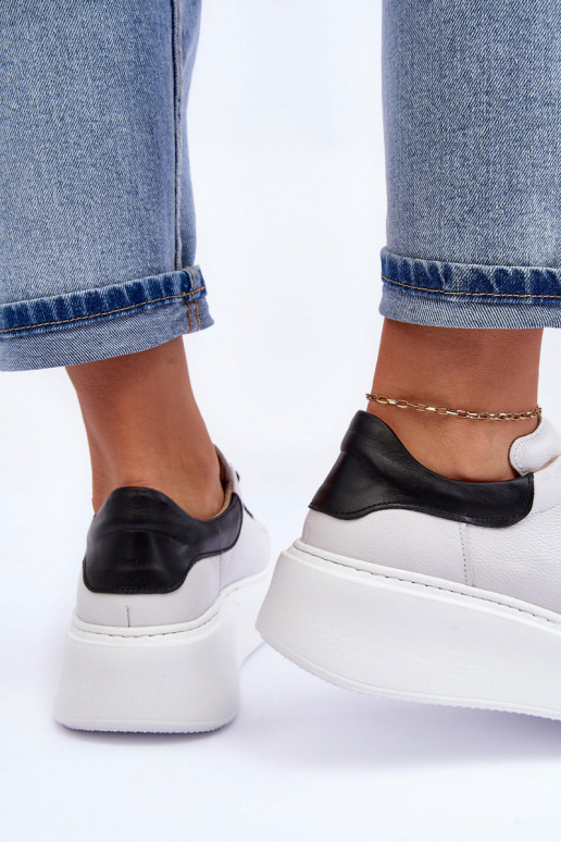 Femminile scarpe da ginnastica Pelle con una piattaforma Bianco-colore nero Lemar 10150 Femminile scarpe da ginnastica Pelle con una piattaforma Bianco-colore nero Lemar 10150