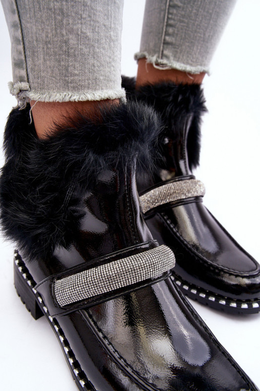 Basso Stivali con effetto vernice con una pelliccia E decorazione S.Barski MR870-74 colore nero Basso Stivali con effetto vernice con una pelliccia E decorazione S.Barski MR870-74 colore nero