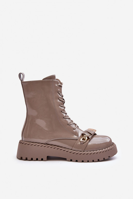 Femminile con effetto vernice Stivaletti da lavoro con ornamenti beige S.Barski MR870-67 Femminile con effetto vernice Stivaletti da lavoro con ornamenti beige S.Barski MR870-67