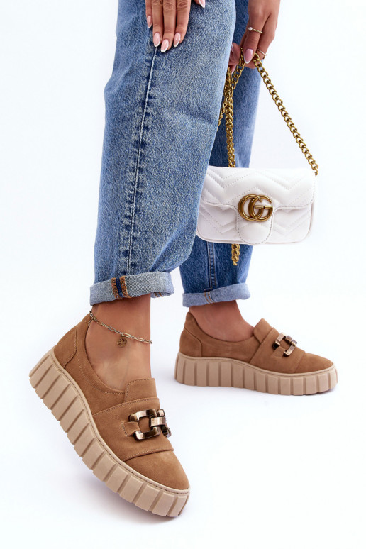 dalla pelle scamosciata scarpe Femminile con una piattaforma con ornamenti beige LeAski 3398 dalla pelle scamosciata scarpe Femminile con una piattaforma con ornamenti beige LeAski 3398