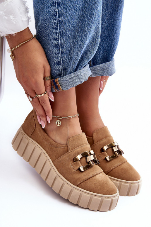 dalla pelle scamosciata scarpe Femminile con una piattaforma con ornamenti beige LeAski 3398 dalla pelle scamosciata scarpe Femminile con una piattaforma con ornamenti beige LeAski 3398