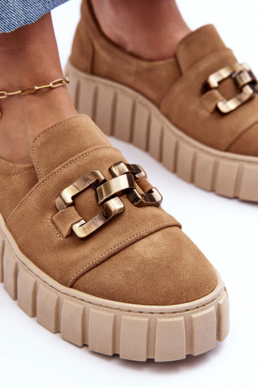 dalla pelle scamosciata scarpe Femminile con una piattaforma con ornamenti beige LeAski 3398 dalla pelle scamosciata scarpe Femminile con una piattaforma con ornamenti beige LeAski 3398