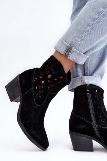 Scarpe scamosciate stile coAboy con elementi traforati D&A SN622-20 colore nero