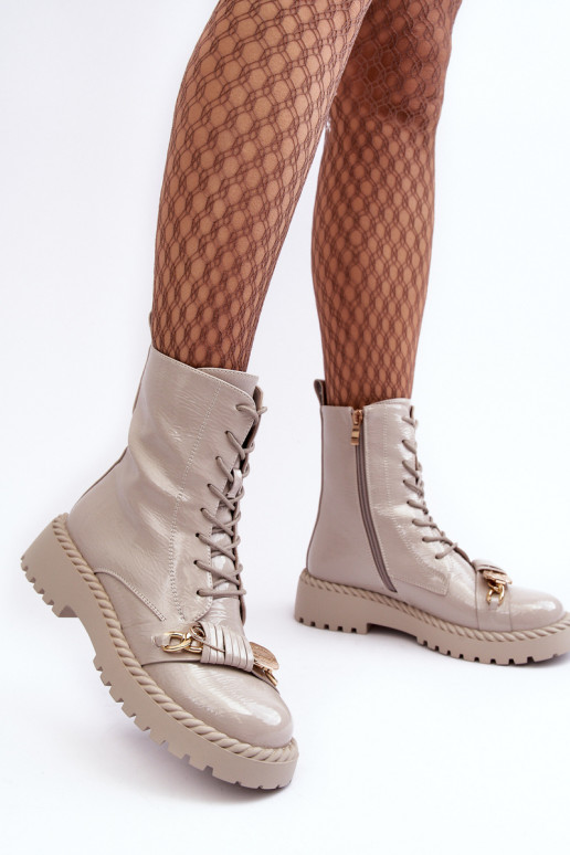 Femminile con effetto vernice Stivaletti da lavoro con ornamenti D&A MR870-67 colore grigio Femminile con effetto vernice Stivaletti da lavoro con ornamenti D&A MR870-67 colore grigio