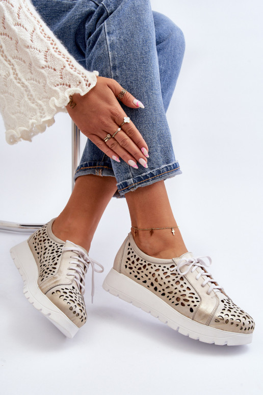 Zazoo 2821 Pelle scarpe Femminile con elementi traforati colore dorato Zazoo 2821 Pelle scarpe Femminile con elementi traforati colore dorato