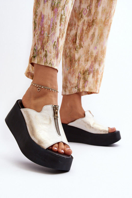 Zazoo 2916 Femminile Pantofole con una piattaforma con cerniere colore dorato Zazoo 2916 Femminile Pantofole con una piattaforma con cerniere colore dorato