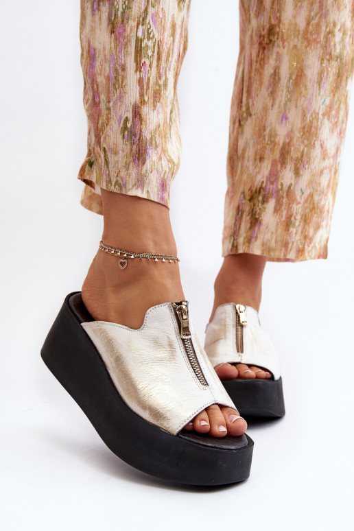 Zazoo 2916 Femminile Pantofole con una piattaforma con cerniere colore dorato Zazoo 2916 Femminile Pantofole con una piattaforma con cerniere colore dorato