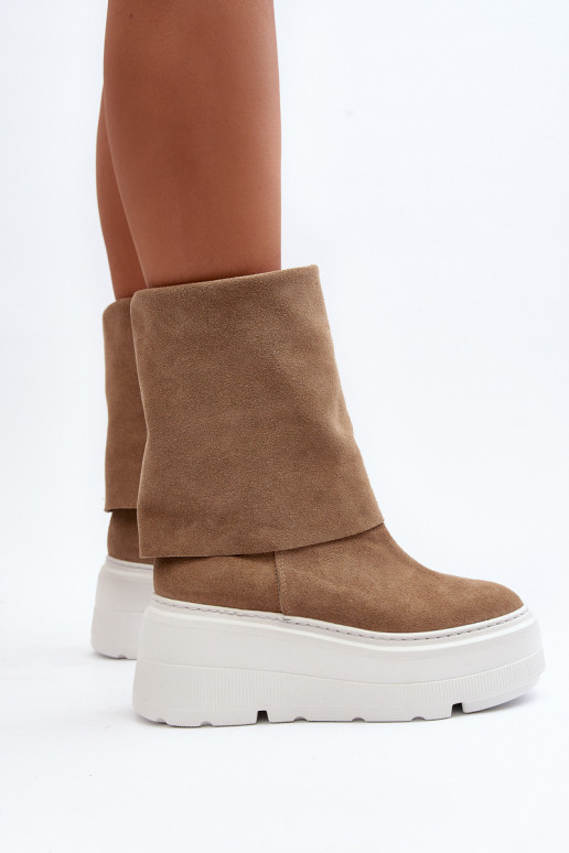 Zazoo 3410 dalla pelle scamosciata Femminile Stivali con una piattaforma beige Zazoo 3410 dalla pelle scamosciata Femminile Stivali con una piattaforma beige