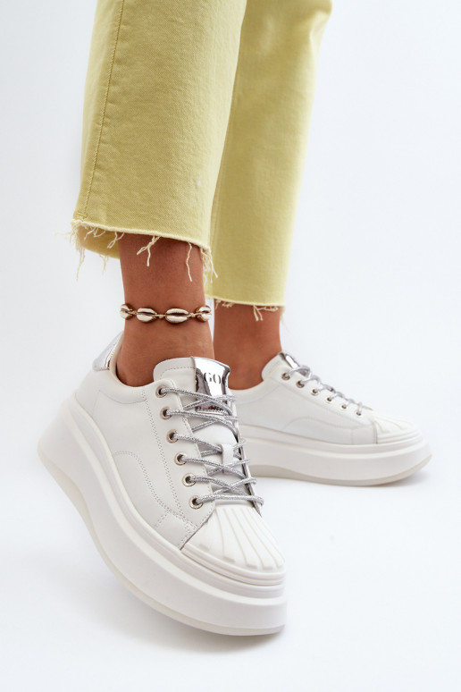 Pelle Scarpe modello sneakers Femminile con una piattaforma GOE NN2N4033 Colore bianco Pelle Scarpe modello sneakers Femminile con una piattaforma GOE NN2N4033 Colore bianco