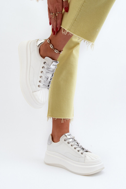 Pelle Scarpe modello sneakers Femminile con una piattaforma GOE NN2N4033 Colore bianco Pelle Scarpe modello sneakers Femminile con una piattaforma GOE NN2N4033 Colore bianco