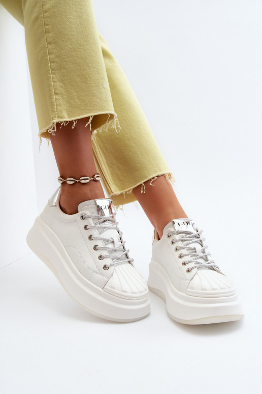 Pelle Scarpe modello sneakers Femminile con una piattaforma GOE NN2N4033 Colore bianco Pelle Scarpe modello sneakers Femminile con una piattaforma GOE NN2N4033 Colore bianco