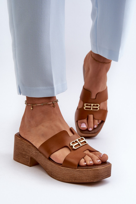 Zazoo 40412 Pelle Stile elegante Pantofole da donna con dettagli dorati colore marrone Zazoo 40412 Pelle Stile elegante Pantofole da donna con dettagli dorati colore marrone