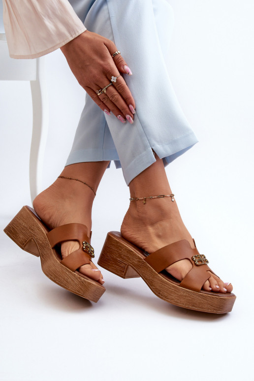 Zazoo 40412 Pelle Stile elegante Pantofole da donna con dettagli dorati colore marrone Zazoo 40412 Pelle Stile elegante Pantofole da donna con dettagli dorati colore marrone