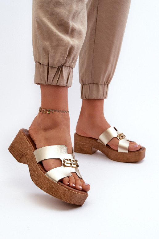 Zazoo 40412 Pelle Stile elegante Pantofole da donna con ornamenti colore dorato Zazoo 40412 Pelle Stile elegante Pantofole da donna con ornamenti colore dorato