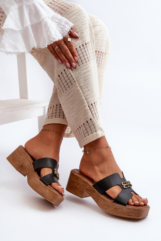 Zazoo 40412 Pelle Stile elegante Pantofole da donna con dettagli dorati colore nero Zazoo 40412 Pelle Stile elegante Pantofole da donna con dettagli dorati colore nero