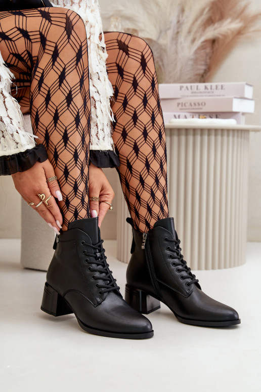 Stivali stringati Femminile con i tacchi Realizzato in pelle naturale riscaldamento colore nero Vinceza 91110 Stivali stringati Femminile con i tacchi Realizzato in pelle naturale riscaldamento colore nero Vinceza 91110