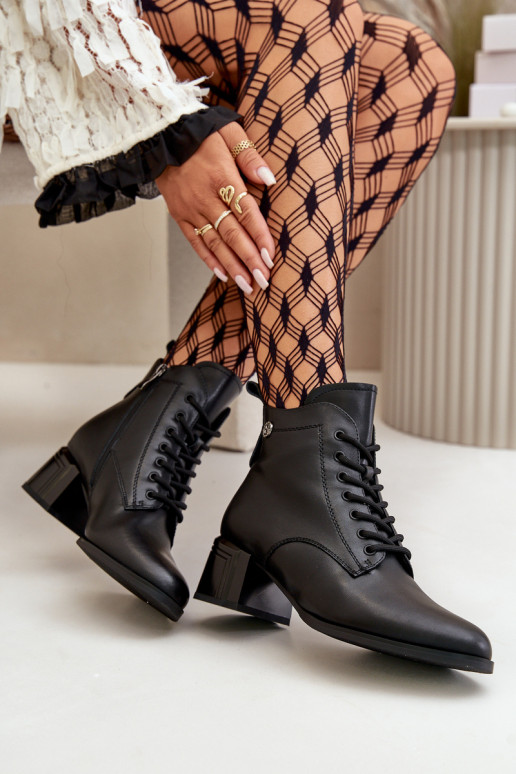 Stivali stringati Femminile con i tacchi Realizzato in pelle naturale riscaldamento colore nero Vinceza 91110 Stivali stringati Femminile con i tacchi Realizzato in pelle naturale riscaldamento colore nero Vinceza 91110