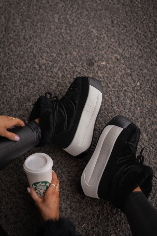 Pelle Stivali da neve Femminile Su una suola spessa con una pelliccia Big Star OO274A206 colore nero